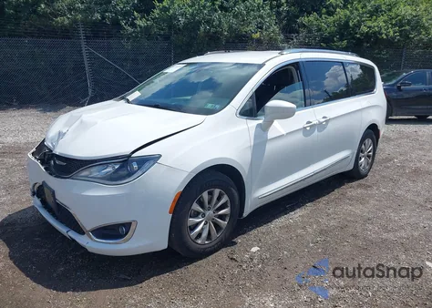 2019 Chrysler Pacifica Touring L from USA, damaged, VIN 2C4RC1BG9KR652297